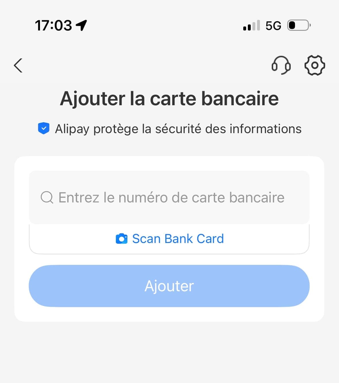 Écran Alipay « Ajouter la carte bancaire » avec le champ numéro de carte vide et le bouton Ajouter grisé