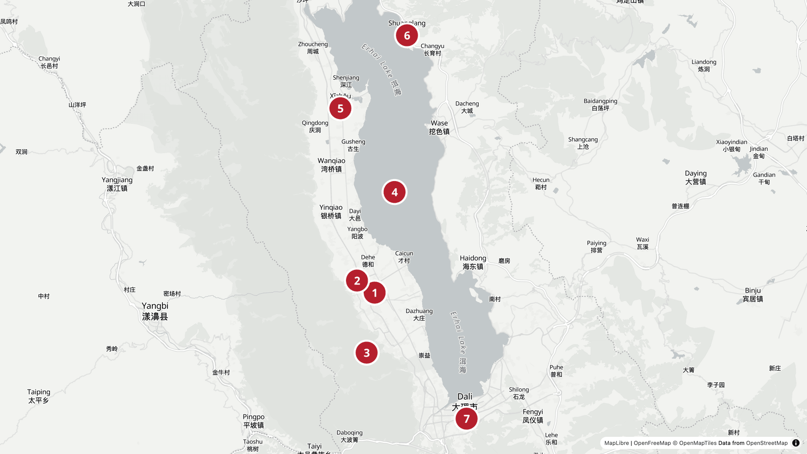 Carte de Dali : la vieille ville et les trois pagodes sur la rive ouest du lac Erhai, le téléphérique du Cangshan dans la montagne au sud-ouest, Xizhou au nord-ouest, Shuanglang sur la rive nord-est et la gare de Dali à Xiaguan au sud